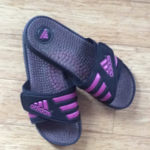 athletic slip on sandals